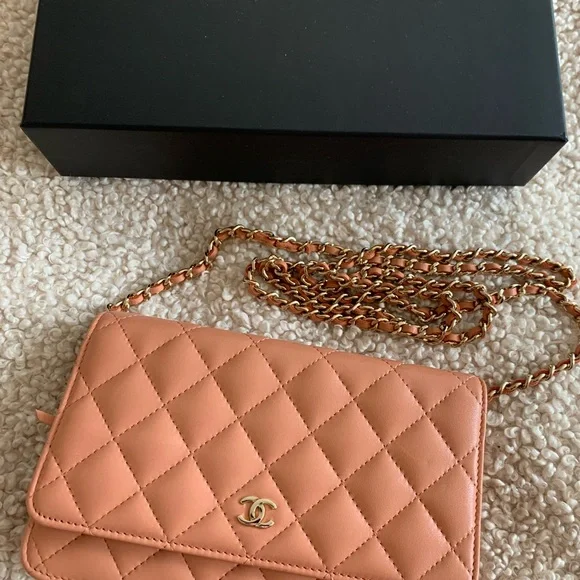 CHANEL Classic Wallet On Chain WOC in Salmon Beige Lambskin Leather - Picture 6 of 16
